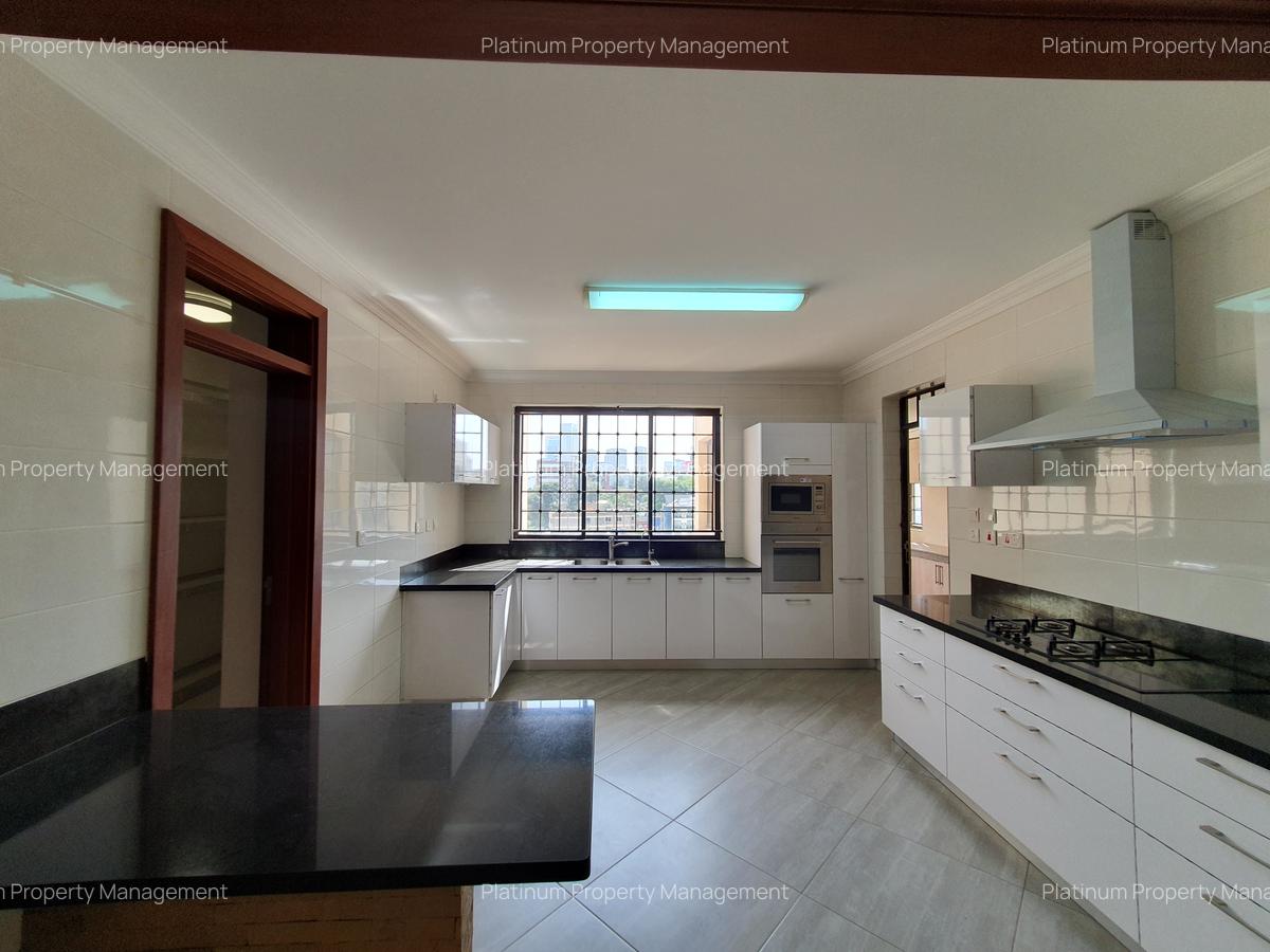 3 Bed Apartment with En Suite in Parklands - 6