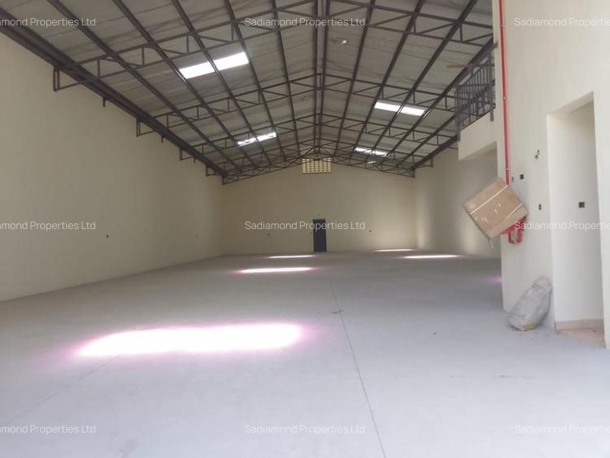 5,200 ft² Warehouse with Parking in Athi River - 2