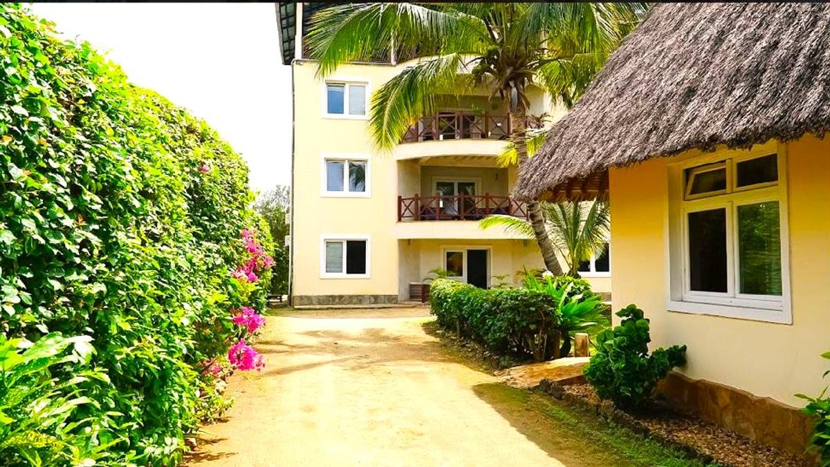 Furnished 8 Bed Apartment with Swimming Pool in Diani - 13