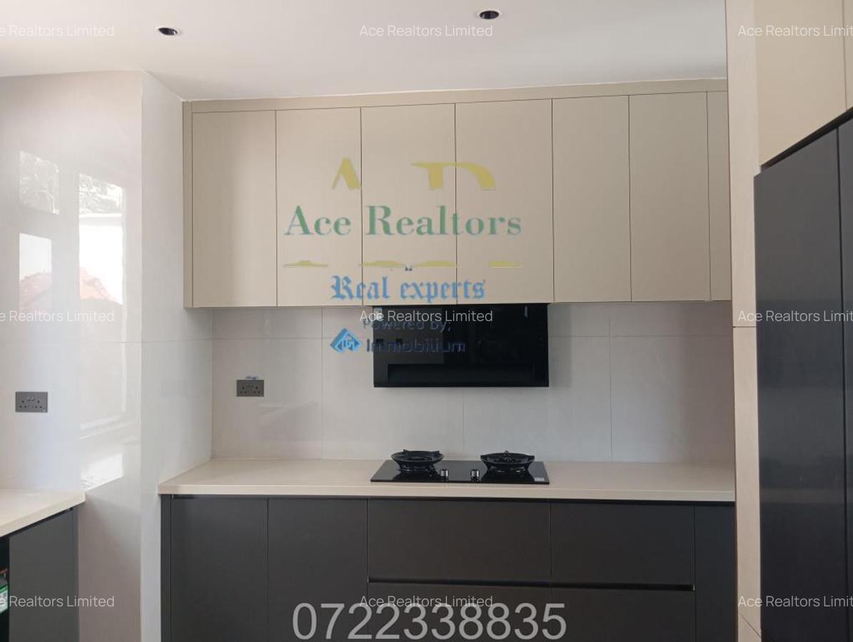 5 Bed Townhouse with En Suite at Lavington - 6