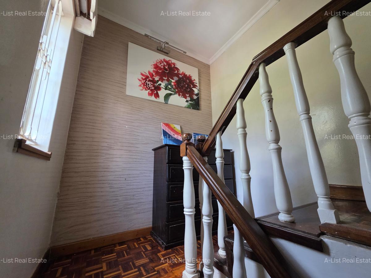 5 Bed Townhouse with En Suite at Lavington - 16