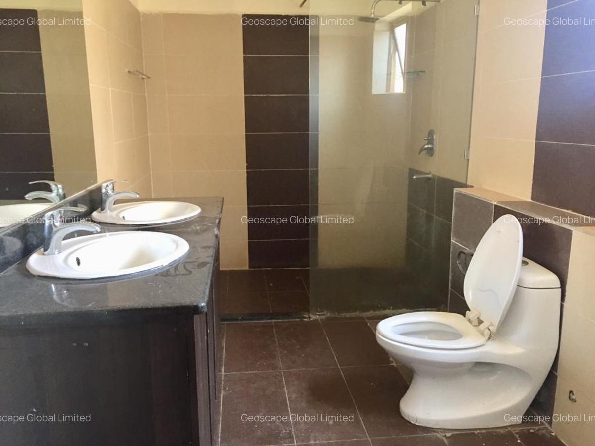 5 Bed House with En Suite in Spring Valley - 7