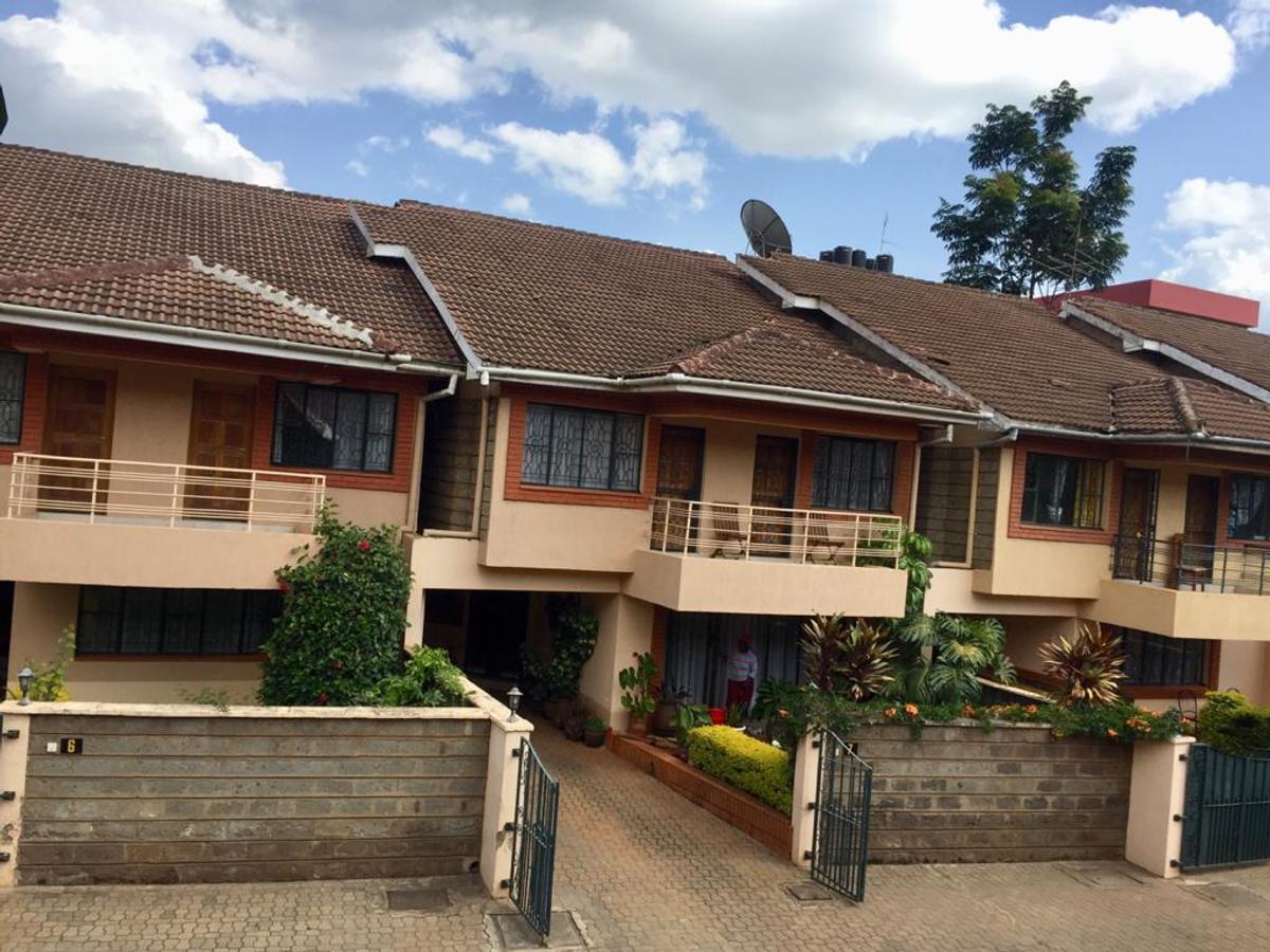 5 Bed House with En Suite in Lavington - 20