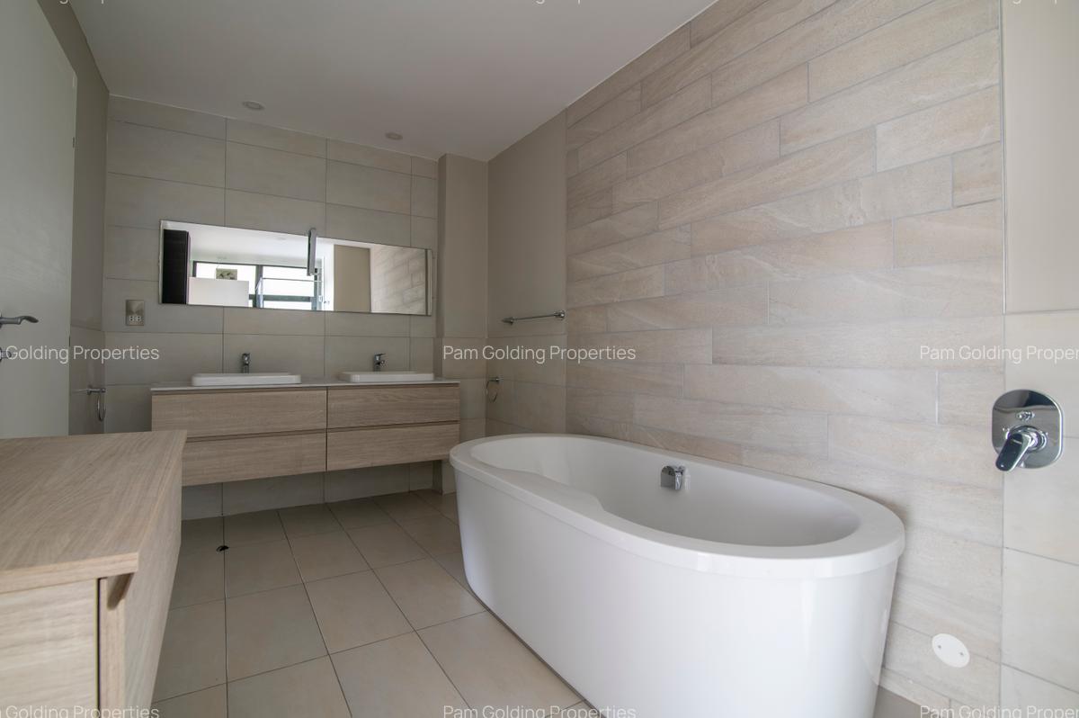 4 Bed Apartment with En Suite at General Mathenge - 11