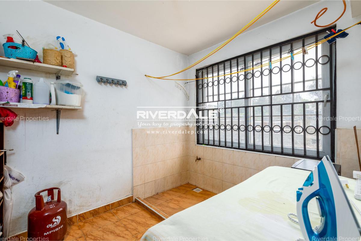 3 Bed Apartment with En Suite in Westlands Area - 5