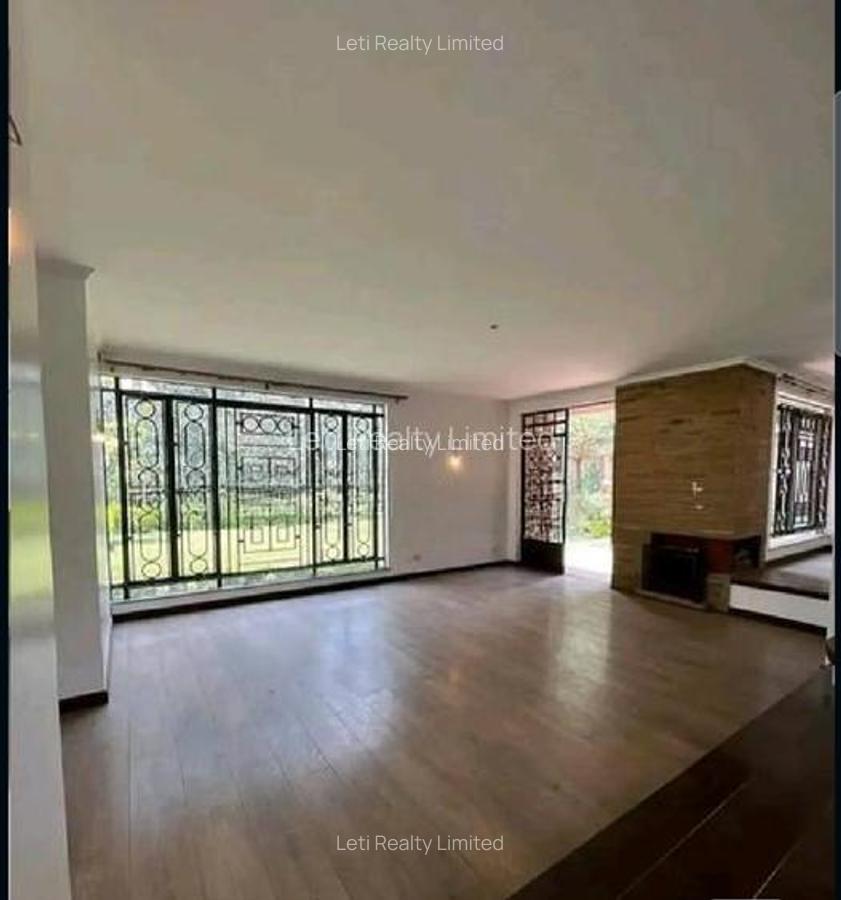 4 Bed Townhouse with En Suite in Lavington - 9