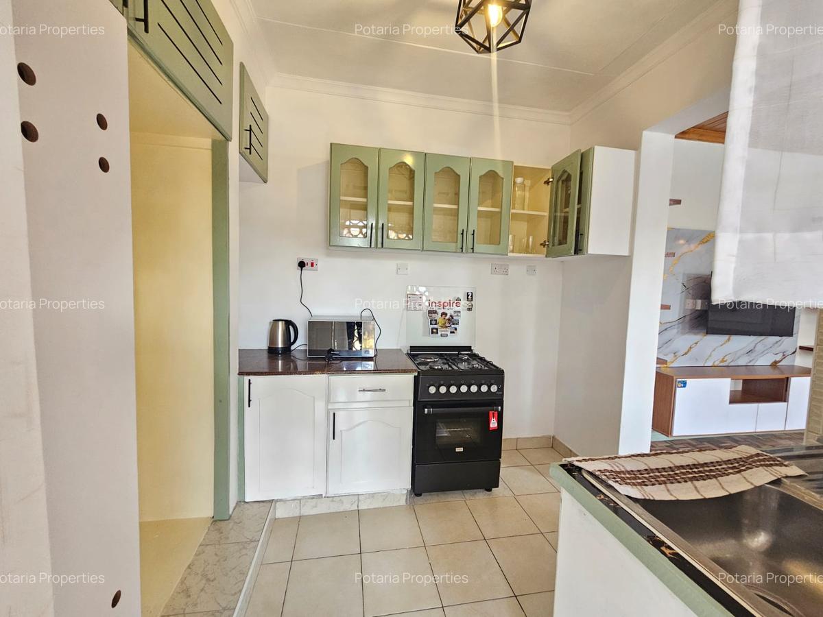 1 Bed Apartment with En Suite in Lavington - 6