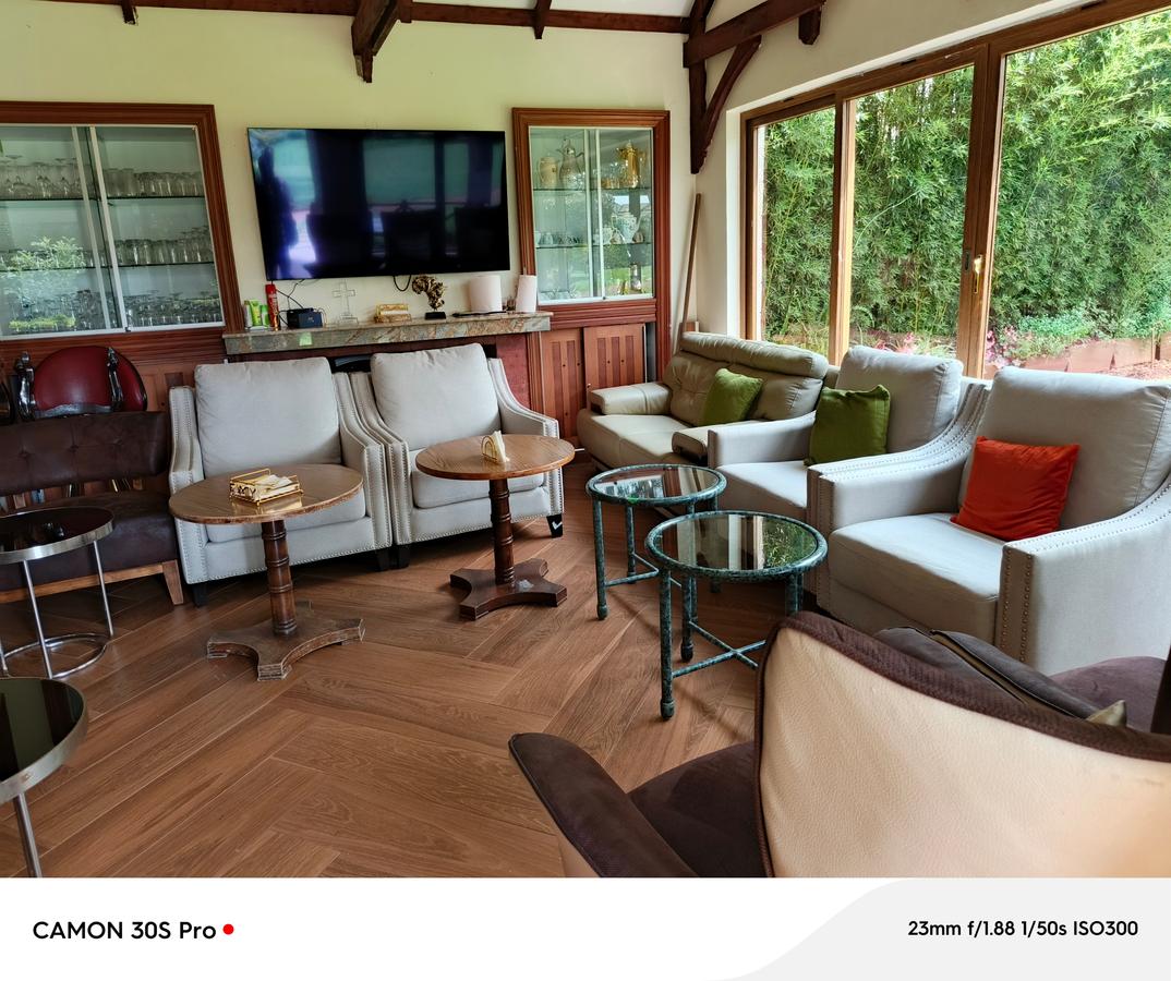 Serviced 1 Bed Apartment with En Suite at Lavington - 15