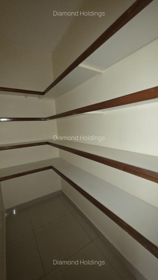 4 Bed Apartment with En Suite at Parklands - 12