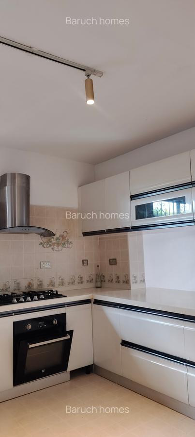 4 Bed Villa with En Suite in Runda - 13