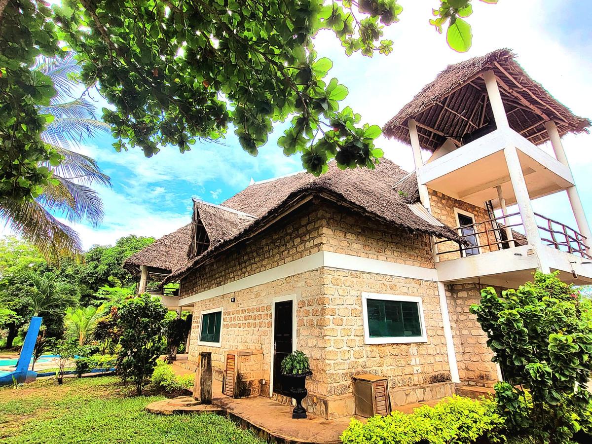 3 Bed Villa with En Suite in Diani - 4