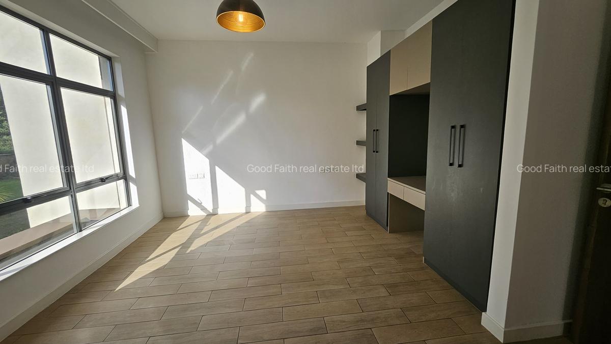4 Bed Apartment with En Suite at Two Rivers - 16