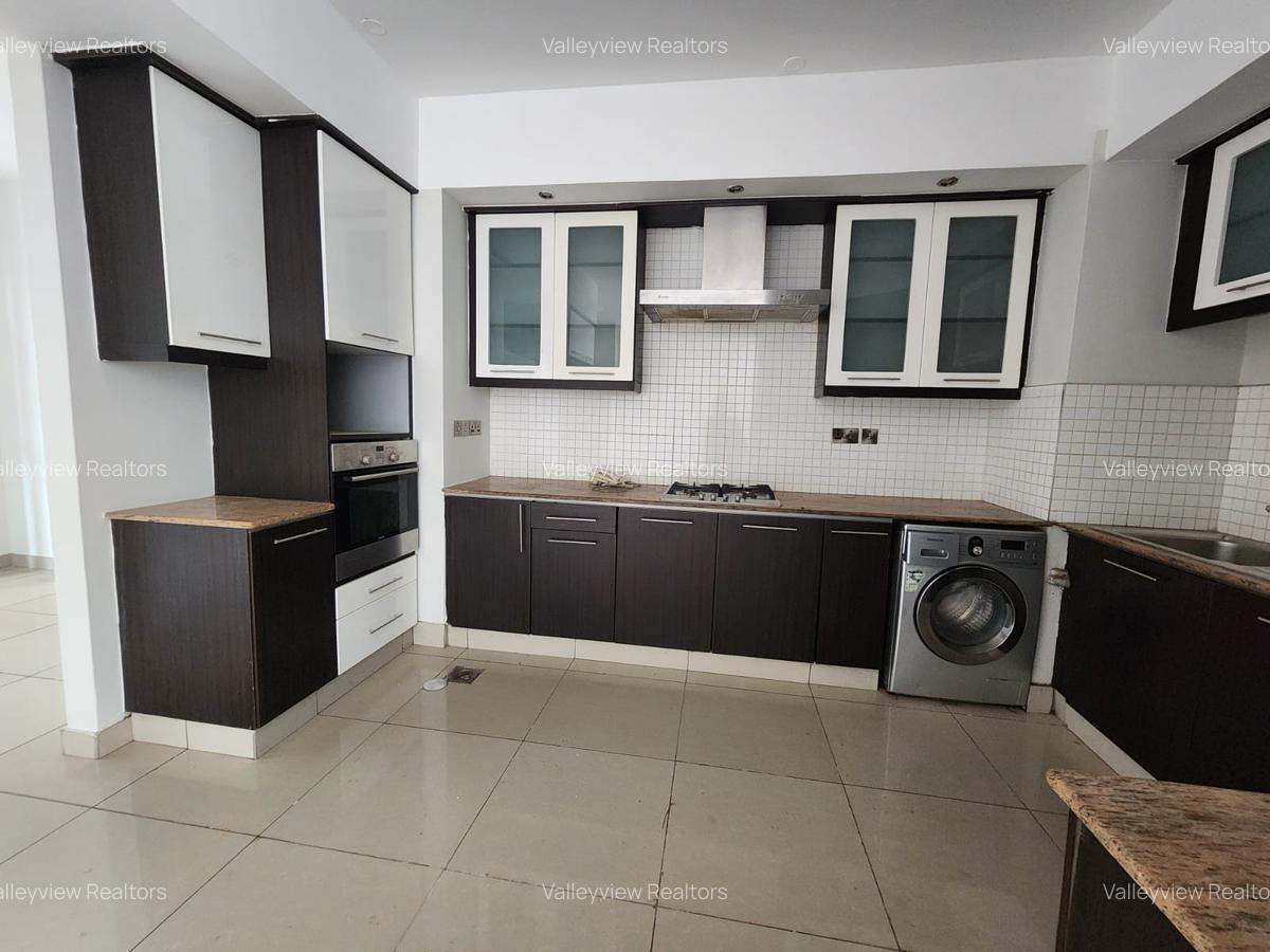 3 Bed Apartment with En Suite at Westlands - 11