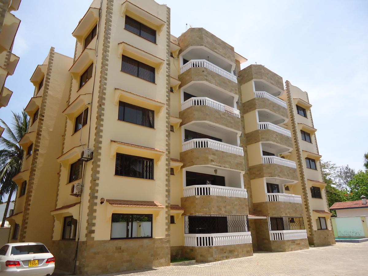 3 Bed Apartment with En Suite at Jamuhuri Road - 1