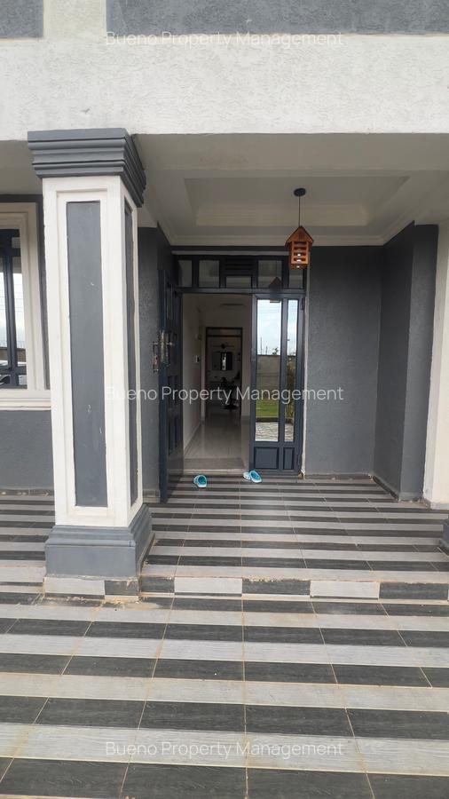 5 Bed House with En Suite at Croton Ridge - 6