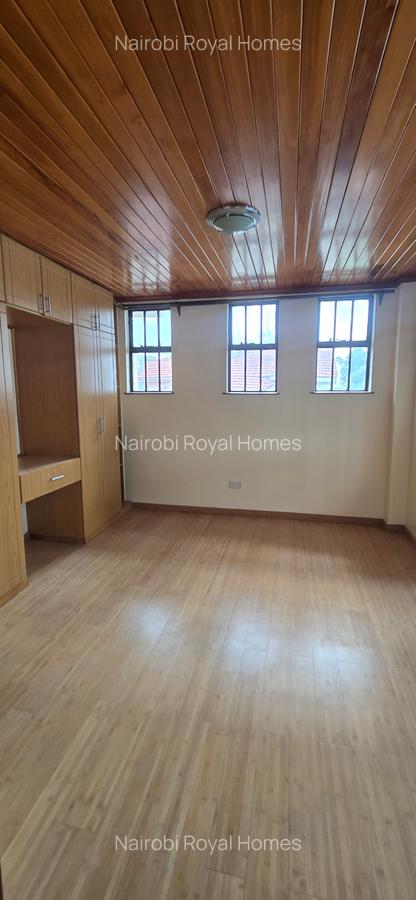 5 Bed Townhouse with En Suite at Lavington Green - 14