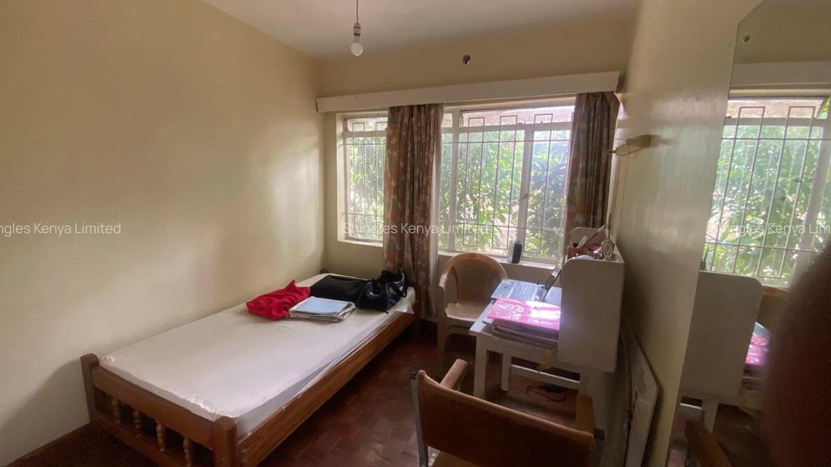 5 Bed Townhouse with En Suite at Oloitoktok Road - 10