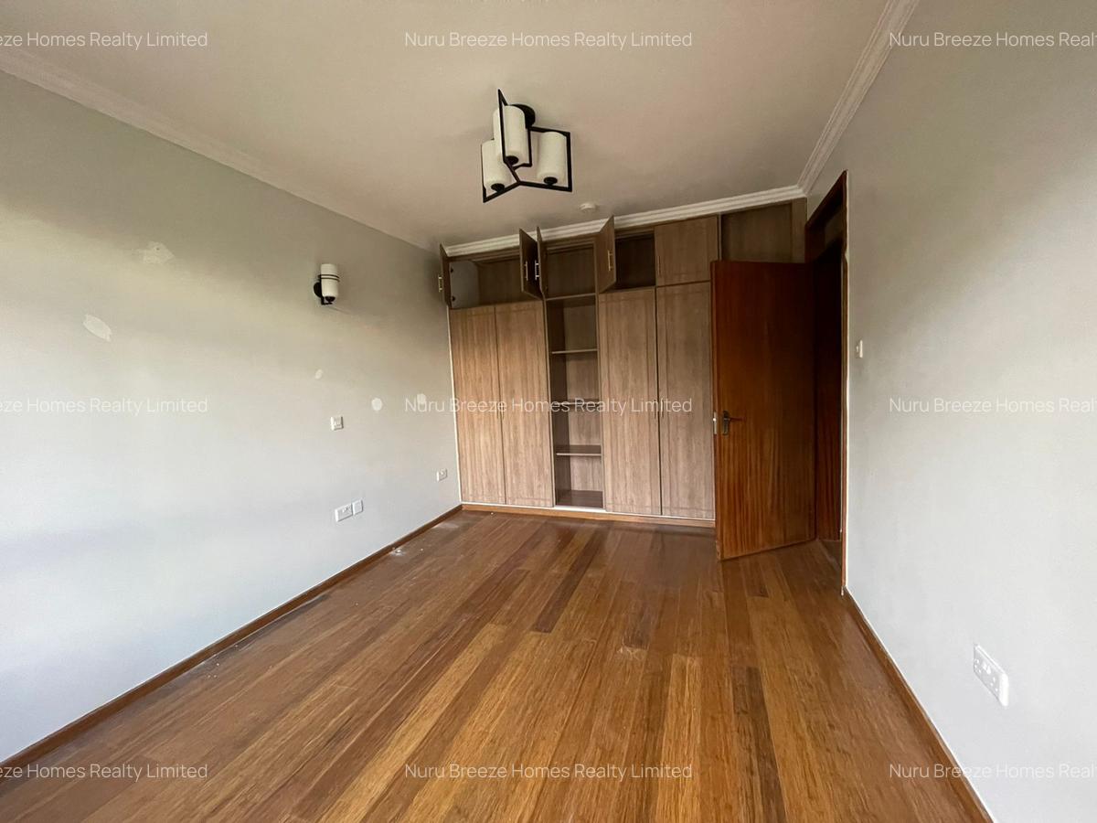 5 Bed Townhouse with En Suite in Lavington - 7