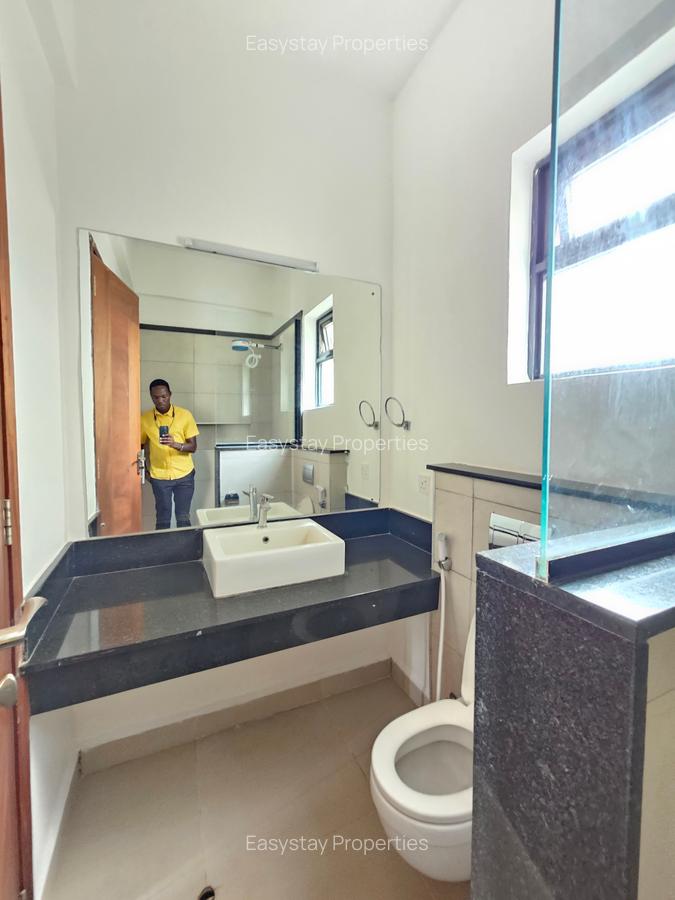 2 Bed Apartment with En Suite in Westlands Area - 9