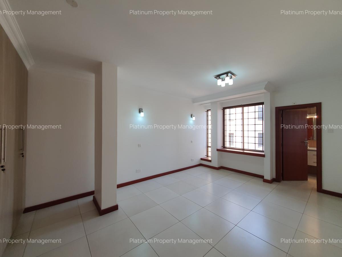 3 Bed Apartment with En Suite in Parklands - 15