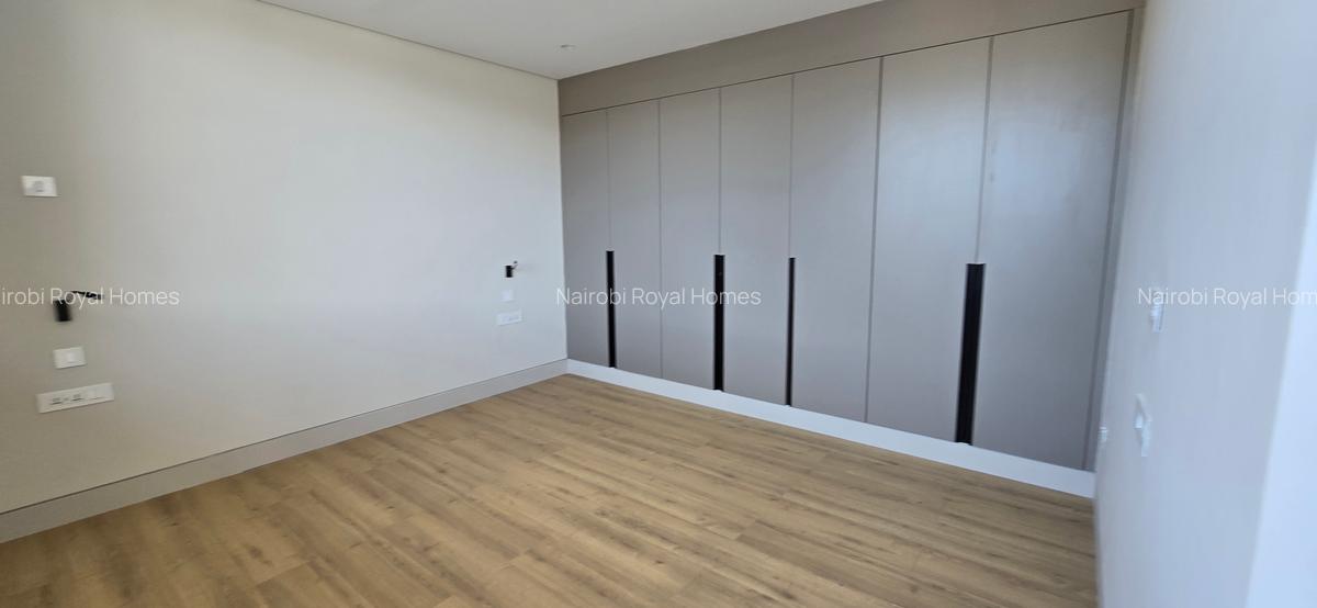 5 Bed Townhouse with En Suite at Grovelia Grove - 10