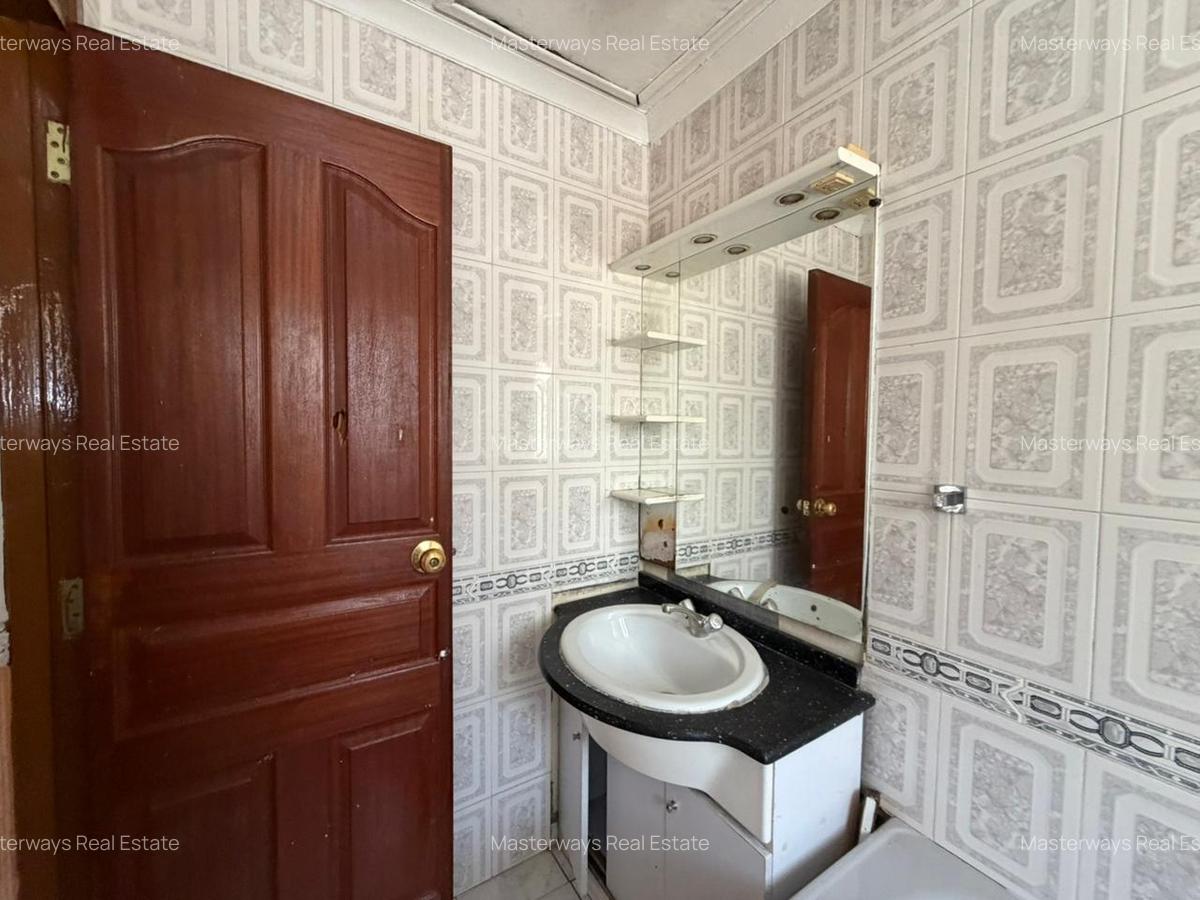 4 Bed Townhouse with En Suite in South C - 14