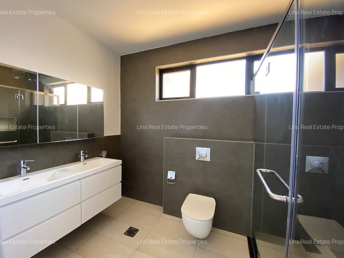 4 Bed Townhouse with En Suite in Loresho - 8