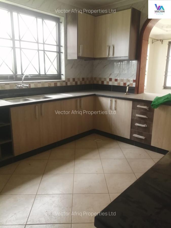 5 Bed Townhouse with En Suite in Syokimau - 13