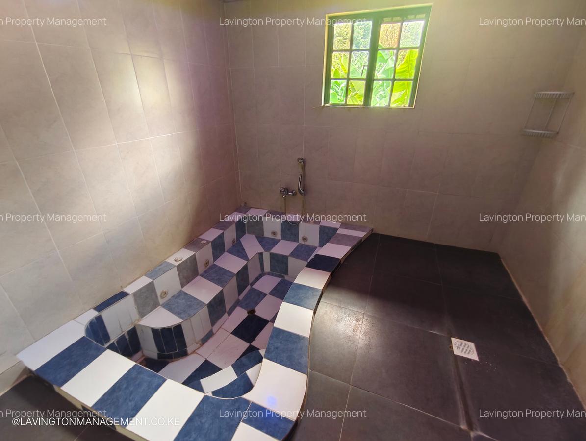 4 Bed House with En Suite at Giraffe Centre - 13