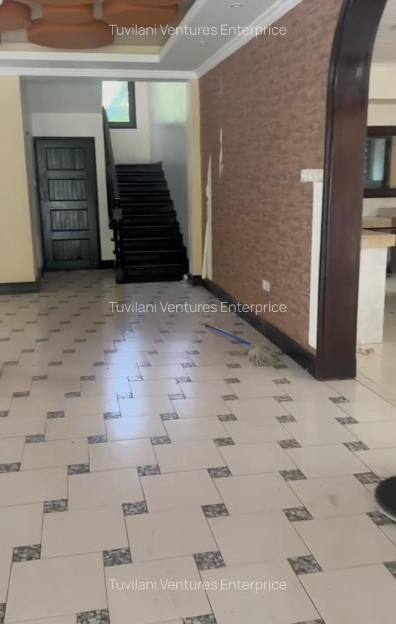 5 Bed House with En Suite at Nyali Mombasa - 5