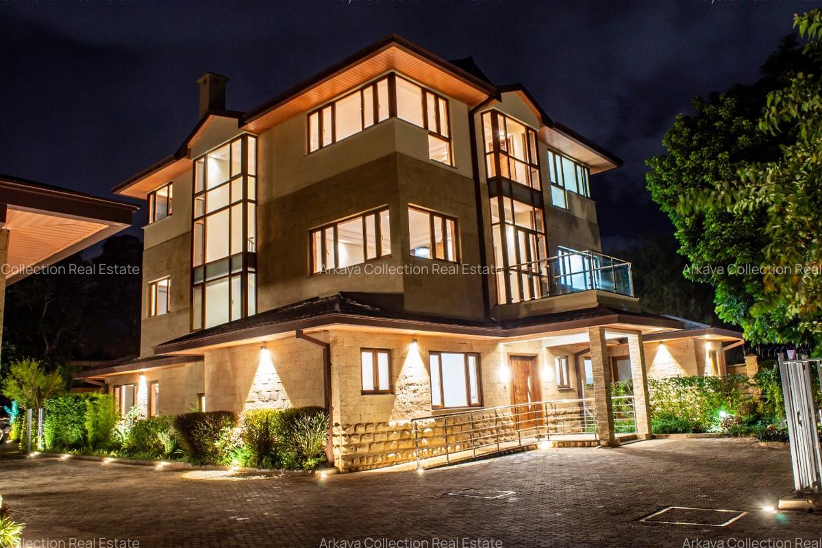 5 Bed House with En Suite in Lavington - 15