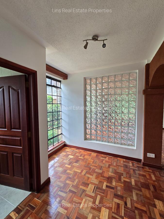 5 Bed Townhouse with En Suite in Lavington - 8
