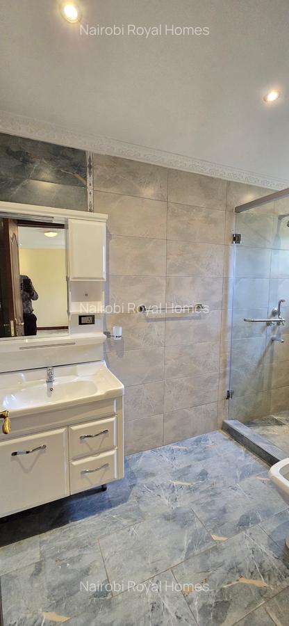 5 Bed Townhouse with En Suite at Lavington Green - 14