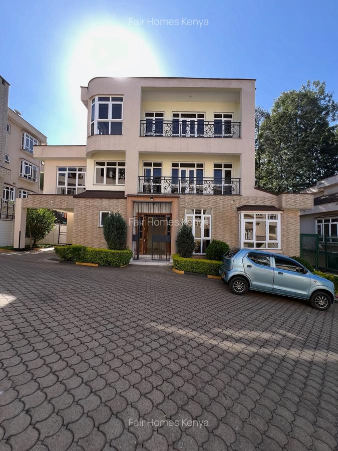 5 Bed Townhouse with En Suite at Lavington Green - 1