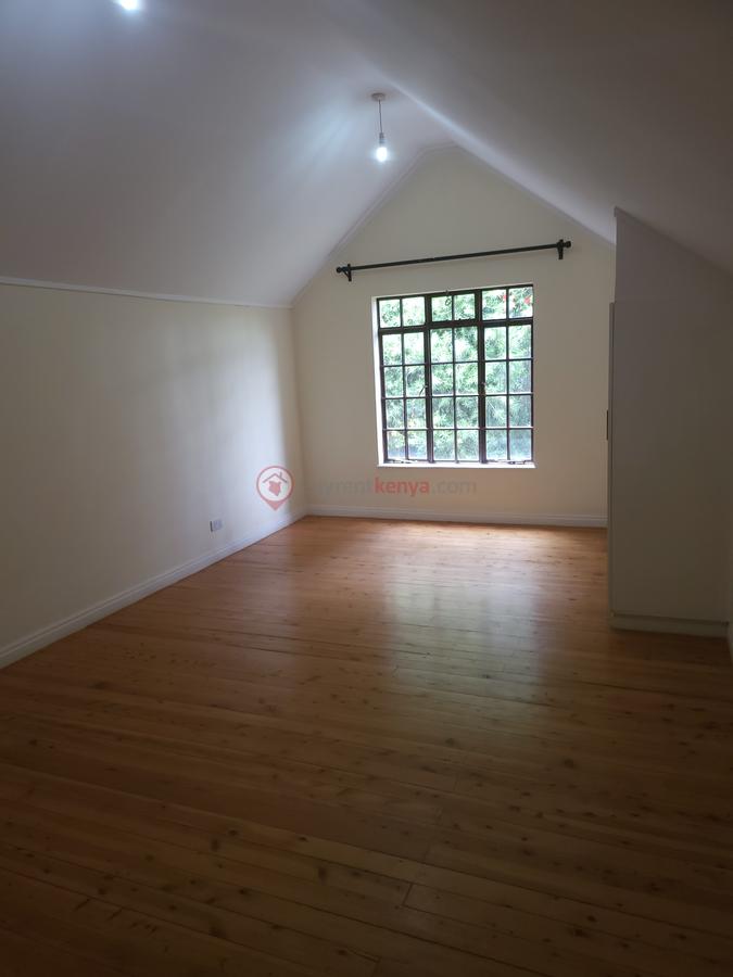 5 Bed Villa with En Suite in Karen Hardy - 10