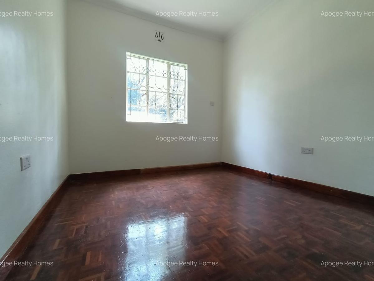 4 Bed House with En Suite at Westlands - 16