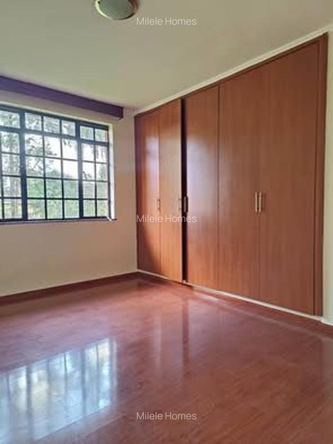 4 Bed Townhouse with En Suite at Four Ways - 5