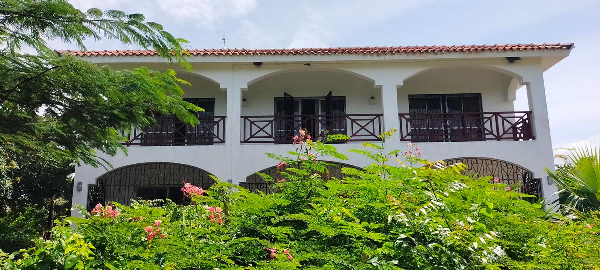 4 Bed Townhouse with En Suite in Vipingo - 14