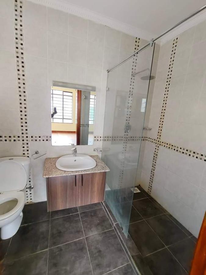 5 Bed Townhouse with En Suite at Lavington - 7