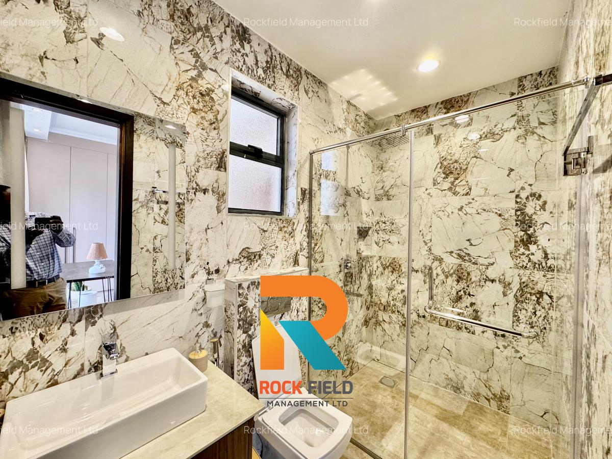 Serviced 2 Bed Apartment with En Suite in Brookside - 11