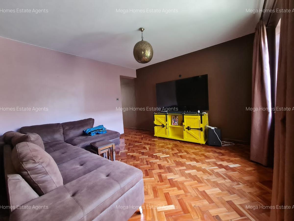 4 Bed House with En Suite in Mountain View - 11