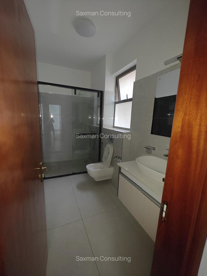 3 Bed Apartment with En Suite in General Mathenge - 9