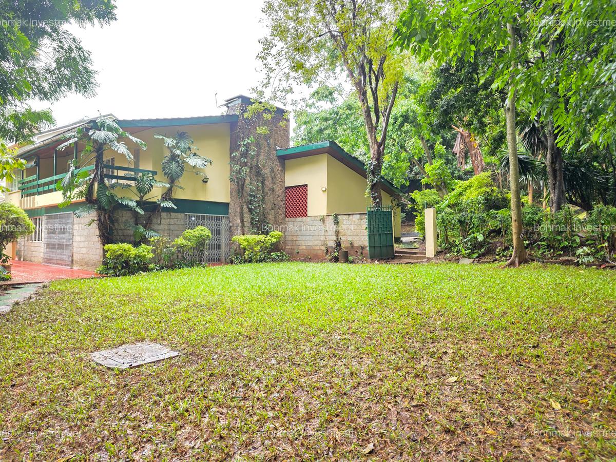 4 Bed House with En Suite at Lavington Green. - 2