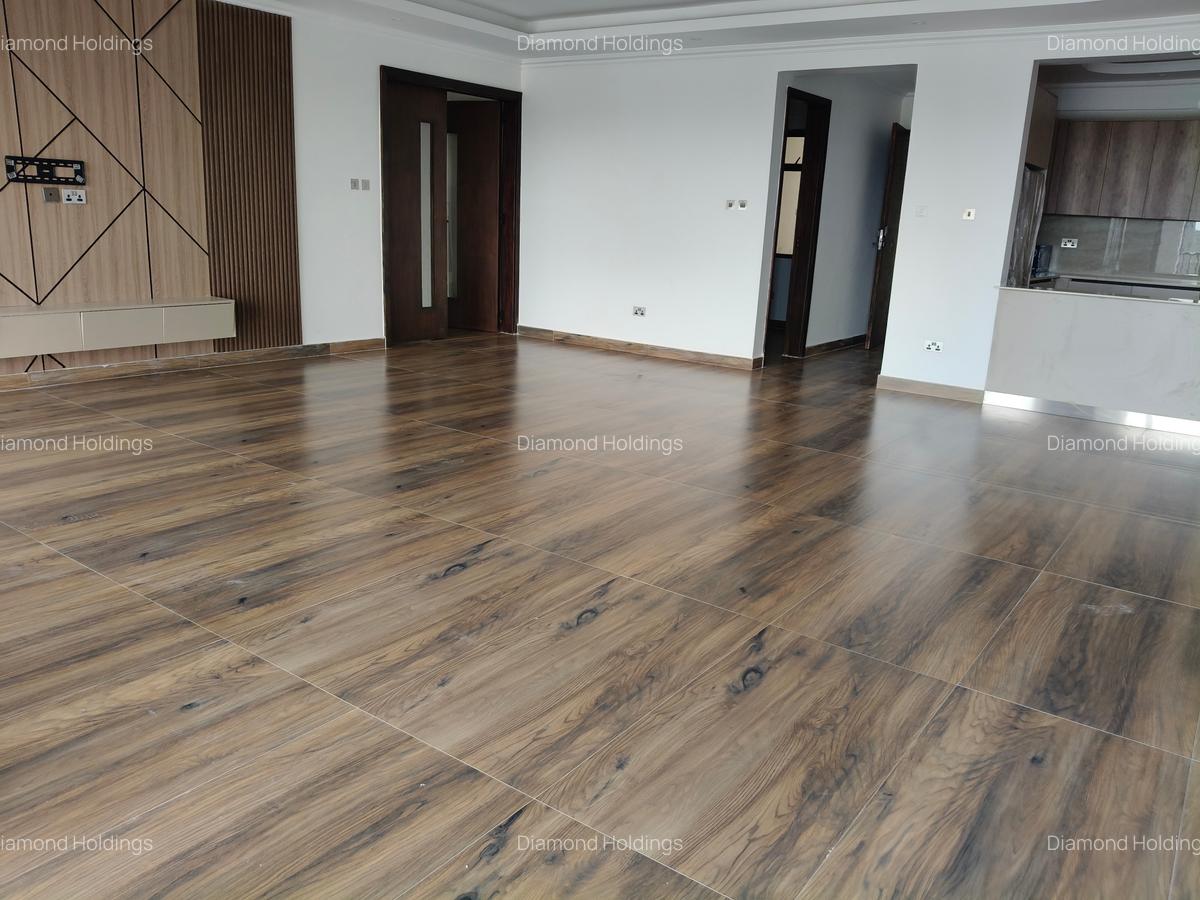 3 Bed Apartment with En Suite at Brookside - 17