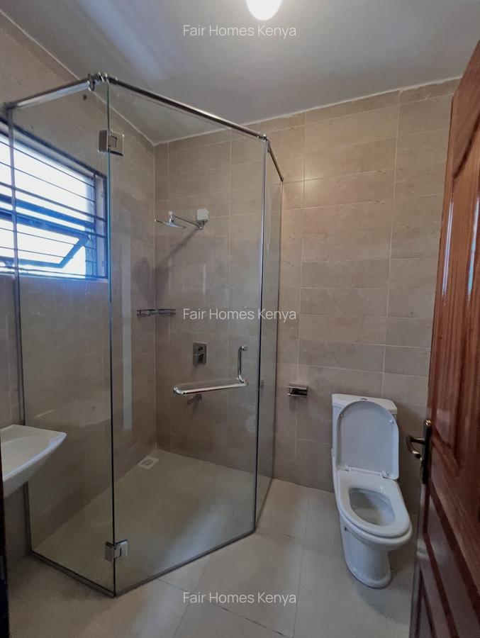 6 Bed Townhouse with En Suite at Kabasiran Avenue - 12