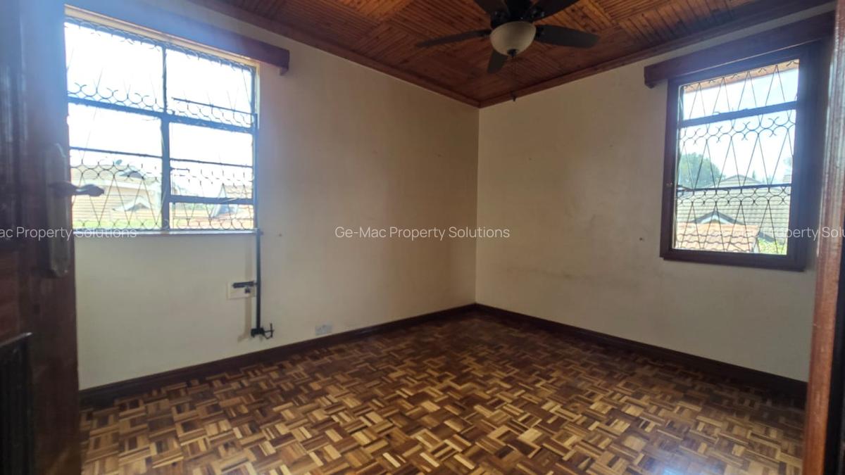 4 Bed House with En Suite in Runda - 17