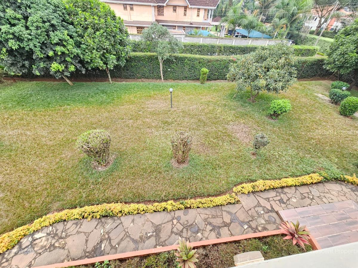 4 Bed House with En Suite at Evergreen - 2