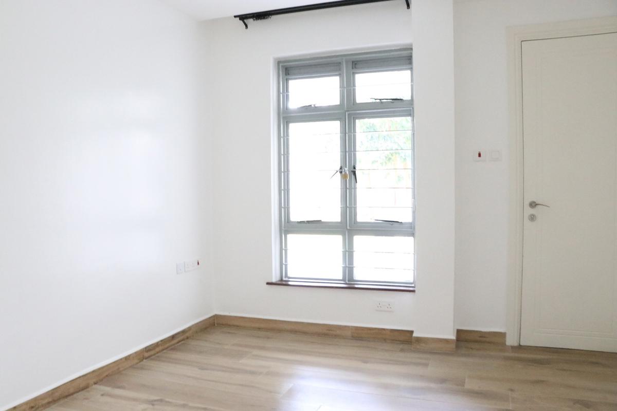 3 Bed Apartment with En Suite in Runda - 16