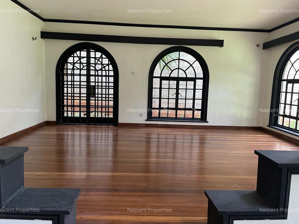 4 Bed Townhouse with En Suite in Riverside - 19