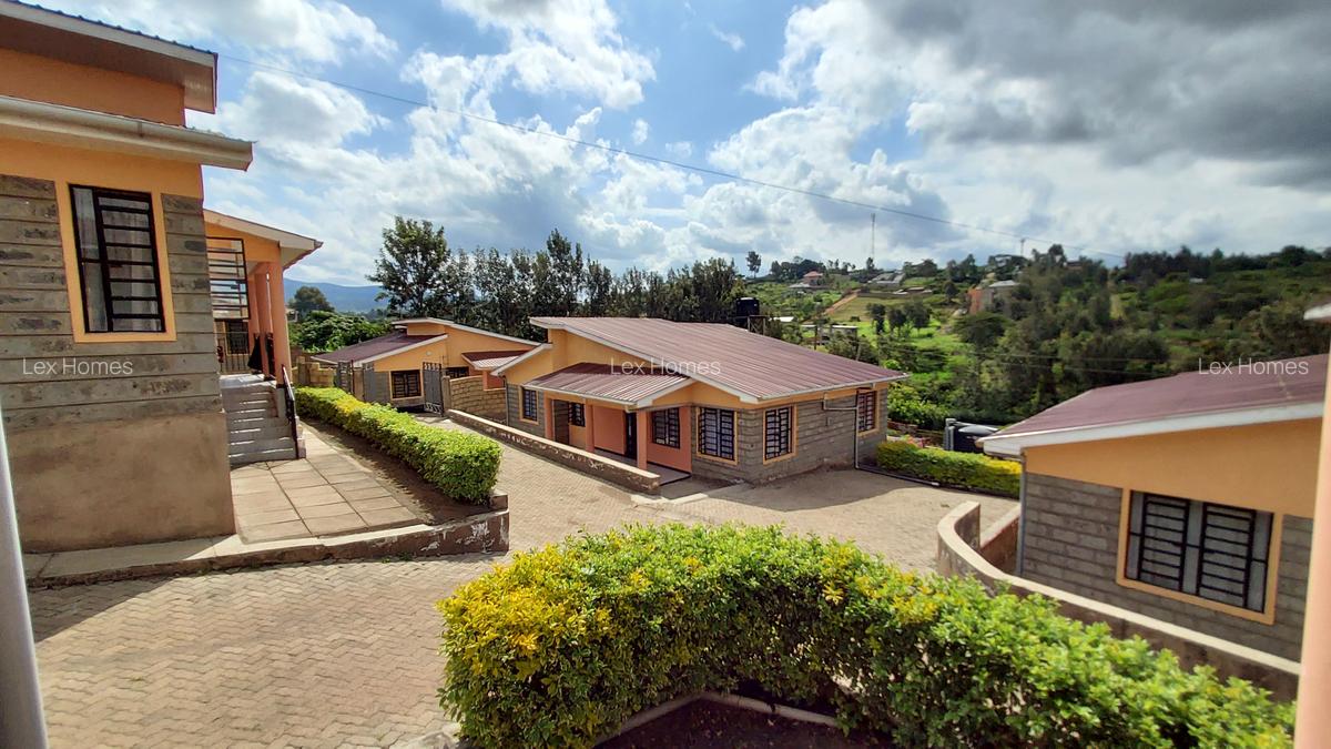3 Bed House with En Suite at Kahuho - 1